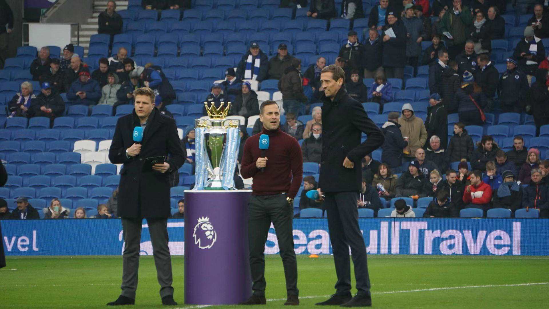 篮便表现出 篮便表现出